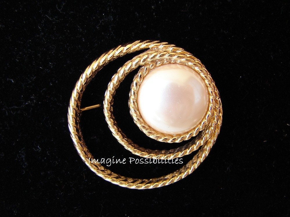 Vintage signed MONET Brooch