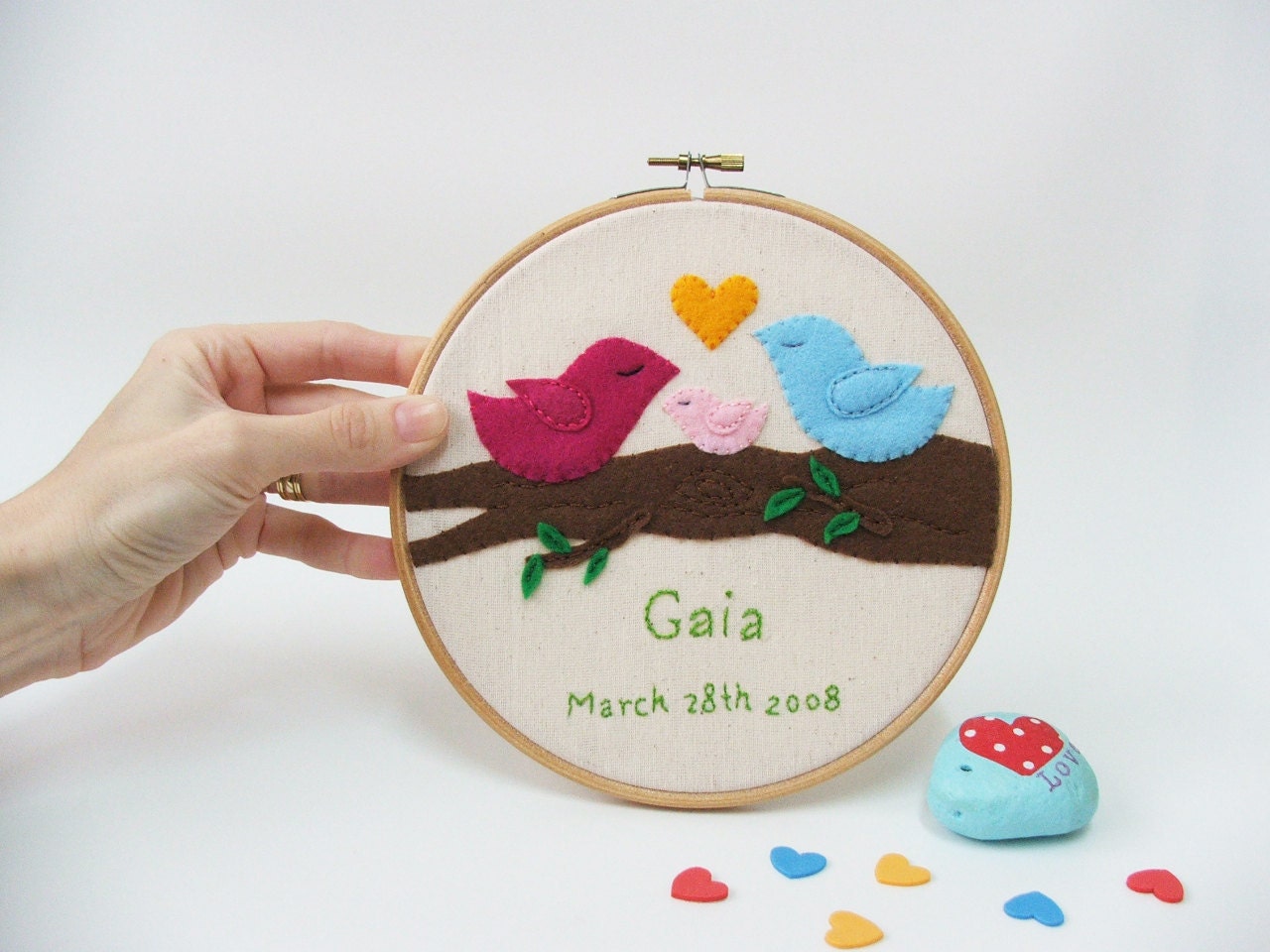 Embroidery hoop wall art - New baby girl/boy - Customized and personalized (name and date)