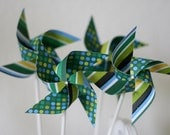 Pinwheel Favors 12 Mini Spinnable Pinwheels Green Love (Custom orders welcomed)