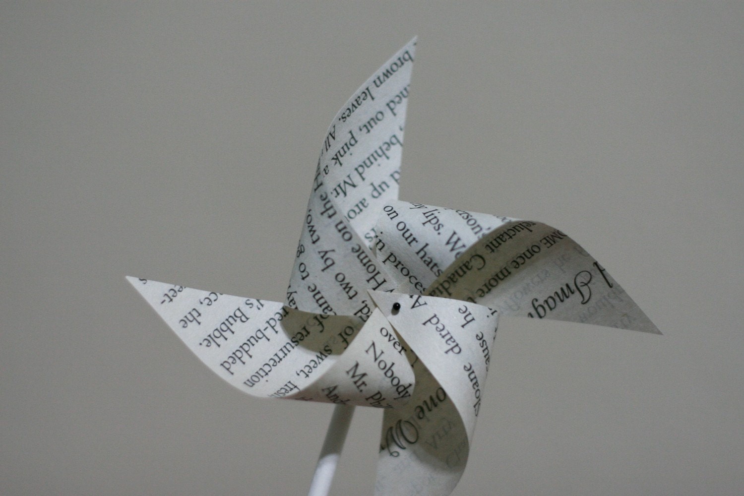 Book page favor 12 Mini Spinnable Pinwheels A Book Tale - Party favor