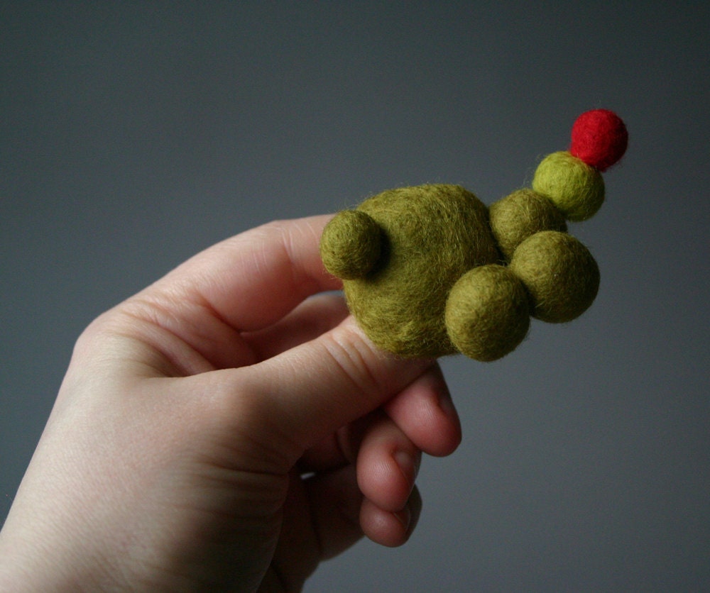 Wool felt brooch - Moss and Lichen green sculpture - One Hundred Years of Solitude nO. 4