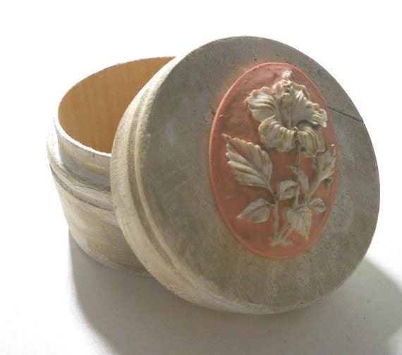 Small Wood Trinket Box, Distressed with Pink Cameo
