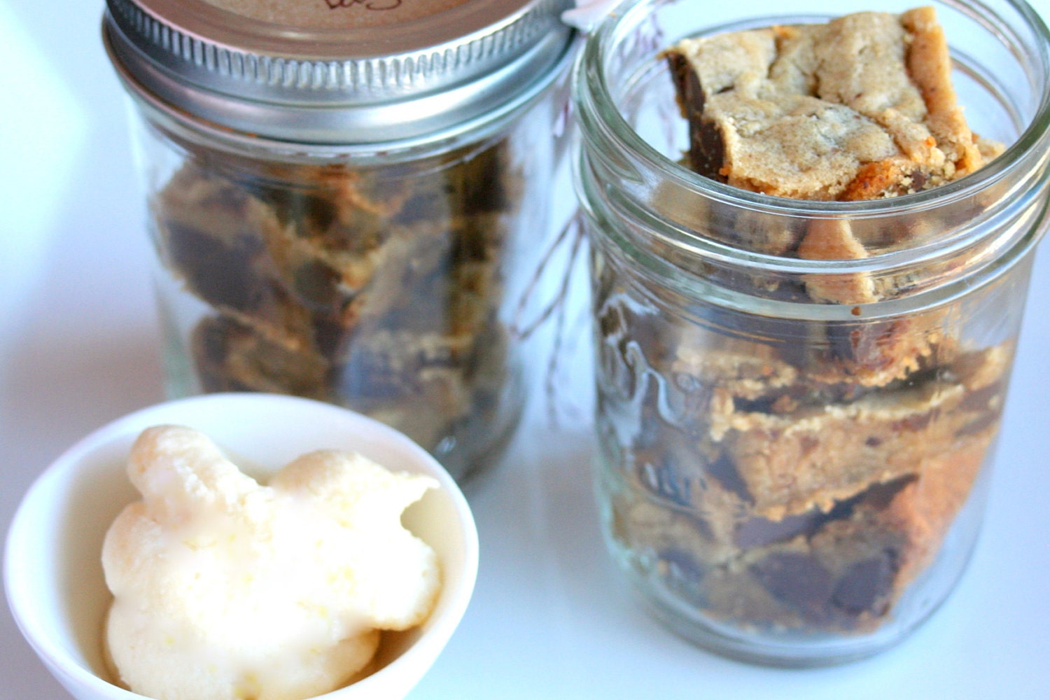 Chunky Chocolate Chip Bar Cookie Jar with Buttercreme Frosting 4 pack