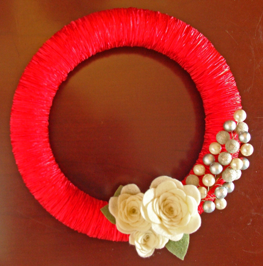 Mothers Day Wreath. red white silver: 12inch Yarn & Felt Wreath. (W22) READY to ship.