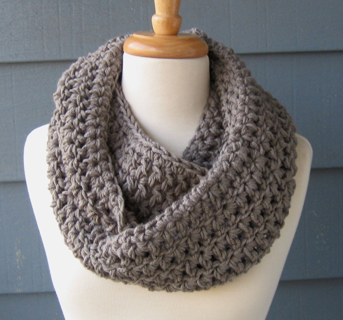 JACKIE - Chunky Infinity Scarf, Cowl, Neckwarmer - Greybeard