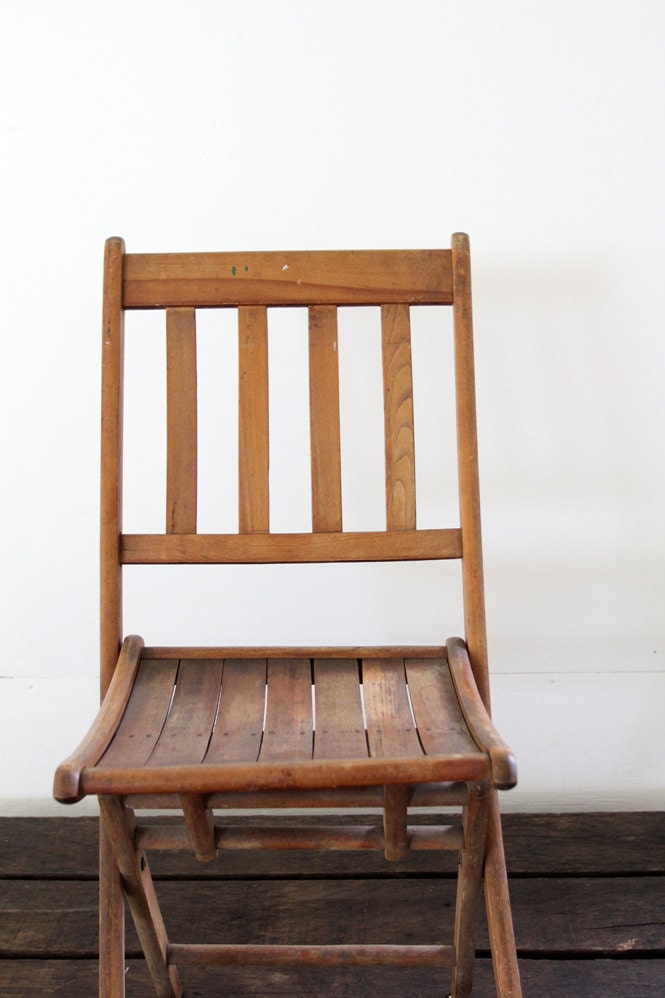 Vintage folding chair // wood slat folding chair // the camp chair