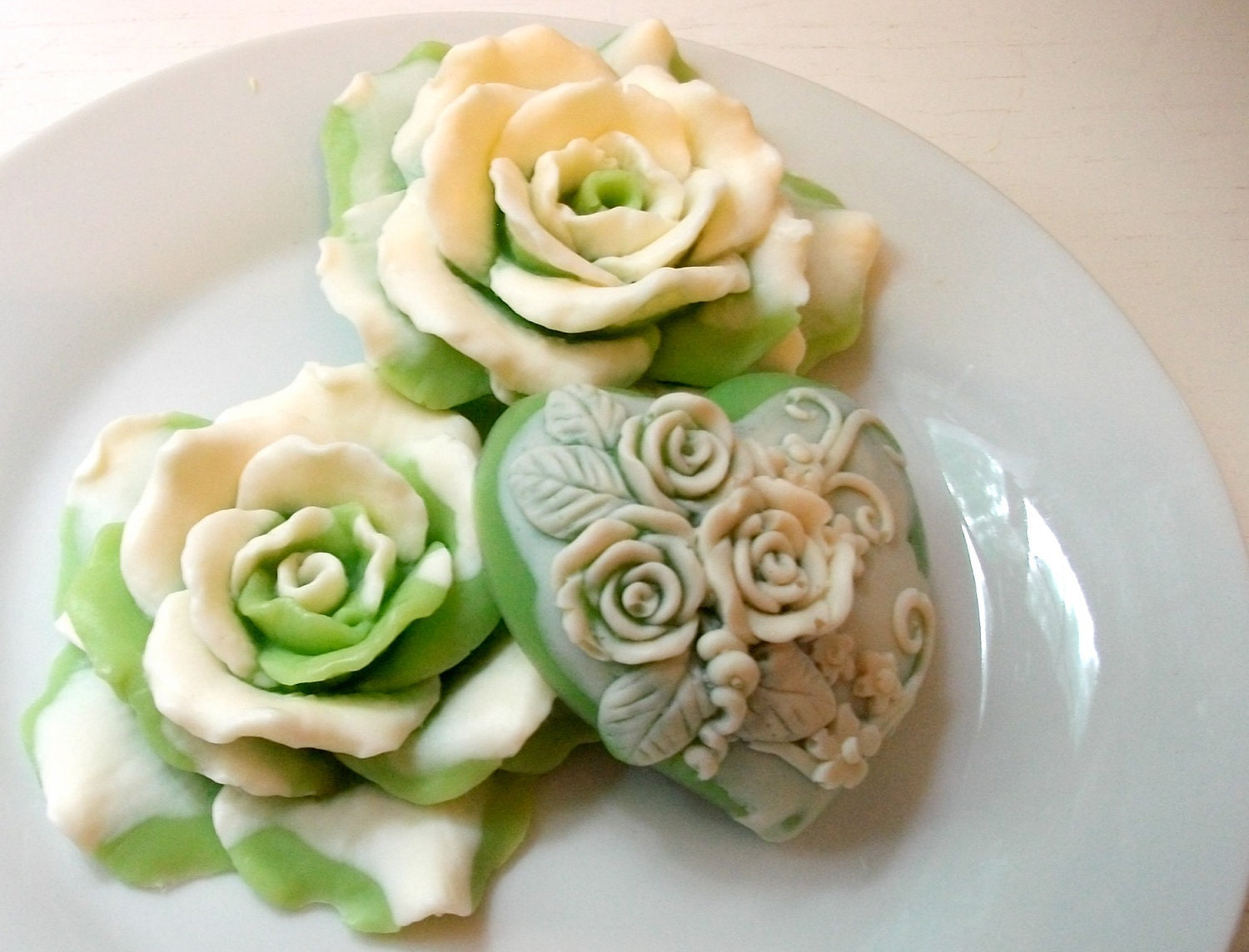 ROSE FLOWER SOAP, Elegant Green Rose Gift Soap Set, Handmade, Vegetable Based Scented in Country Garden