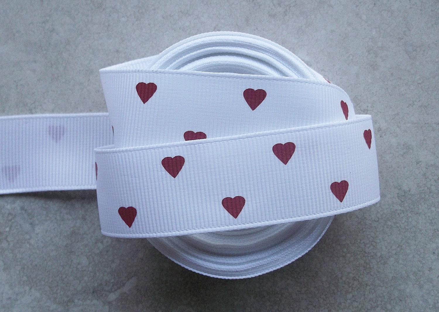 Classic Red hearts on white 7/8" grosgrain - valentines Il_570xn