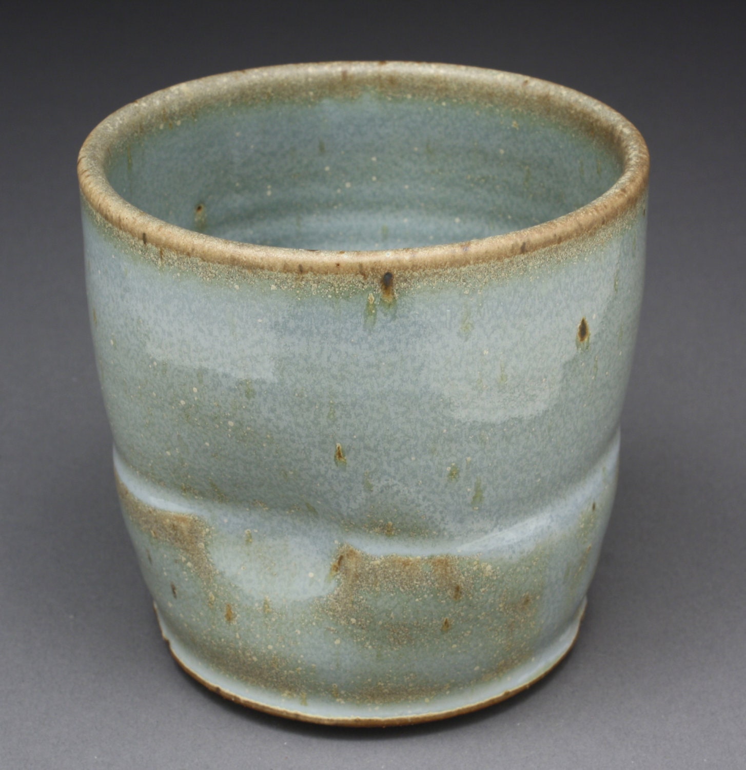 Splotchy blue short tumbler