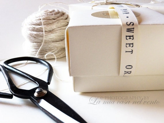 Solid Lotion Bar , a delicate blend of Ylang Ylang Orange, whit Cocoa and Shea Butter