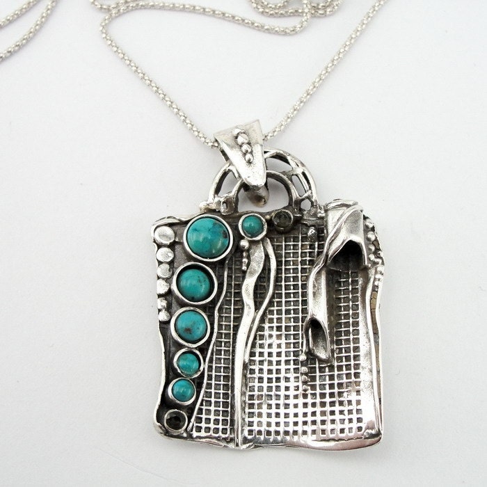 Hadar handcrafted Sterling Silver Turquoise Pendent (H 425DO)