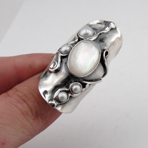 Great Handcrafted Sterling Silver Pearl Ring size 8.5  (h 174)
