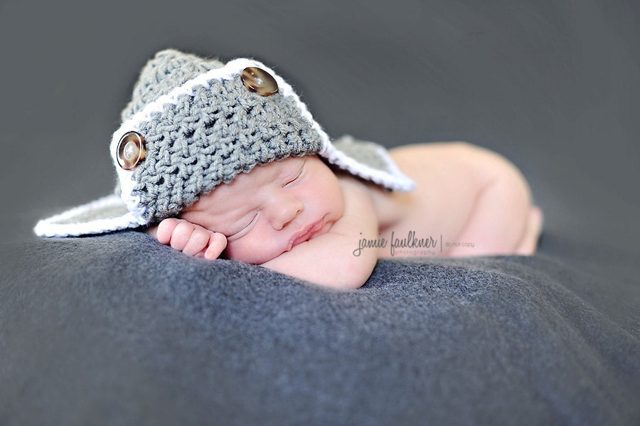 Newborn boy pilot hat -- Gray and white w/ buttons -- Newborn