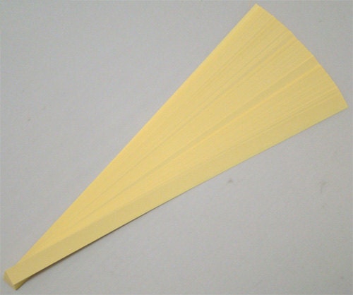 Lucky Stars Paper Strips (100): Light Yellow