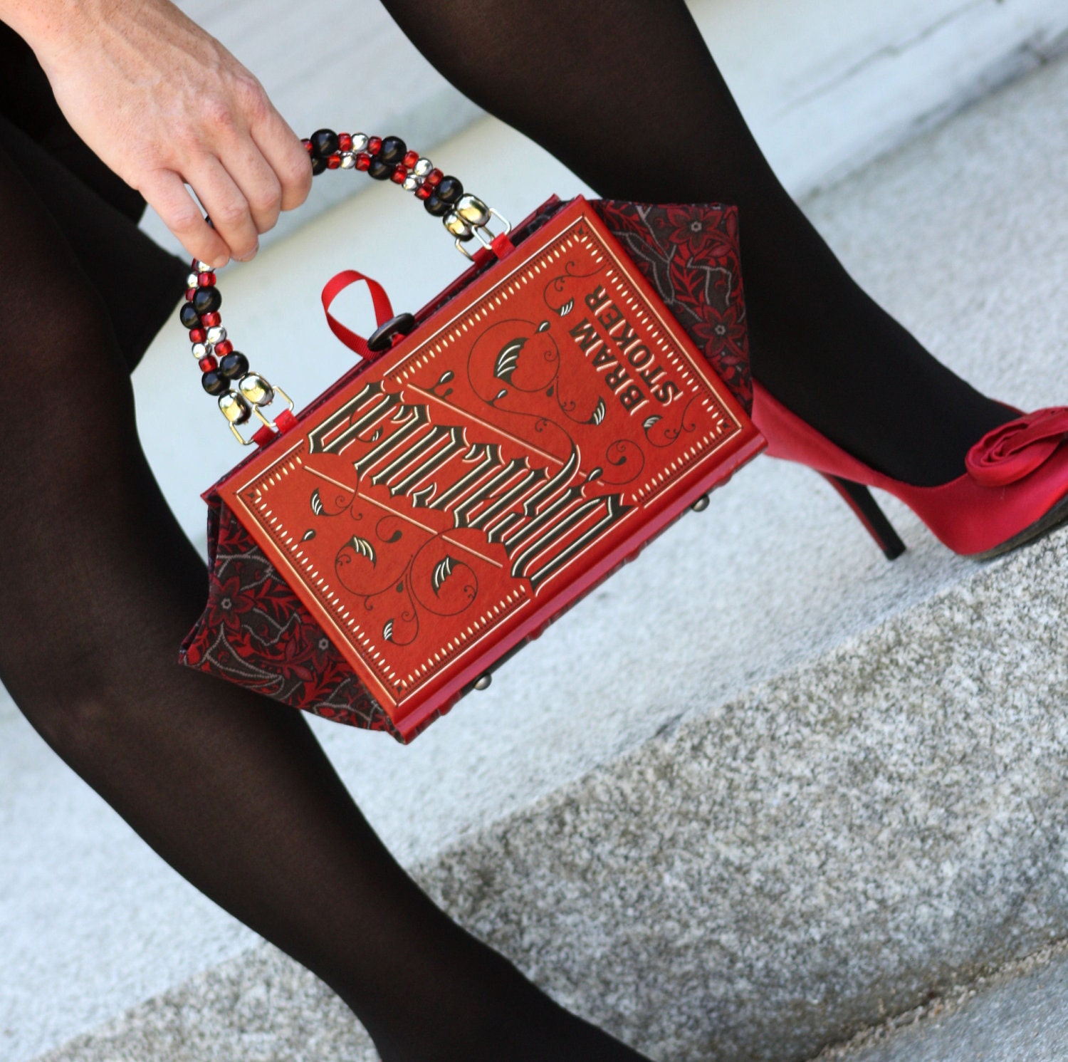 Dracula Book Puse