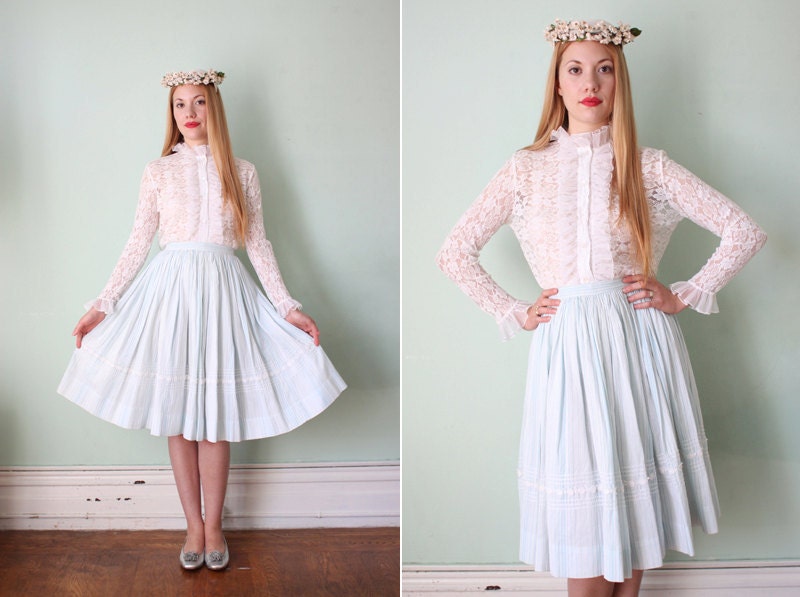 vintage 1950's pale blue & white stripe daisy trim circle skirt / size s