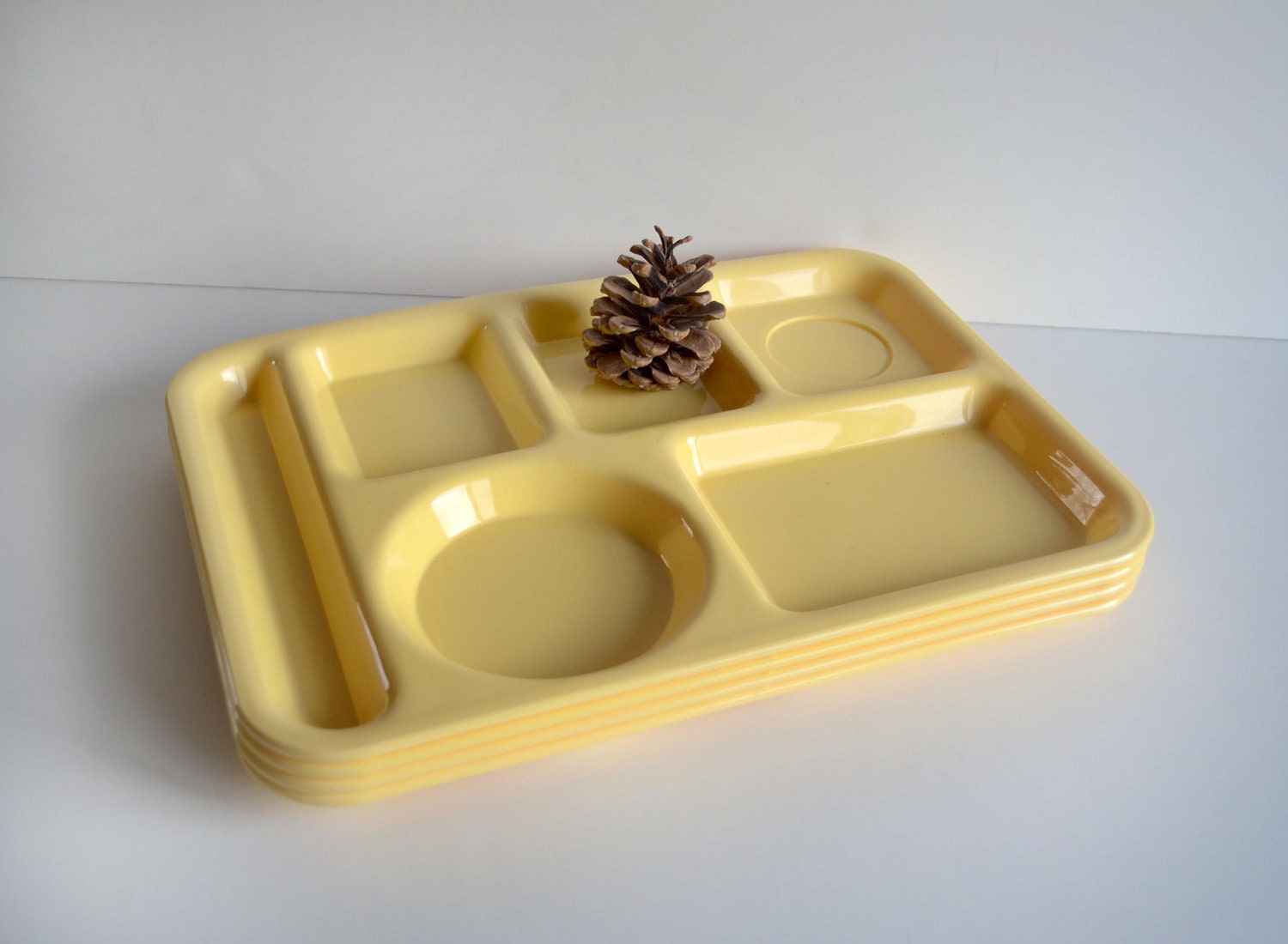 Vintage Lunch Trays by SiLite