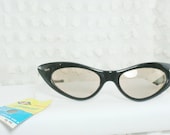 50s Sunglasses 60s Cat Eye Sunglass Black Angular Sleek Polarized Non Prescription 50/20 Lens New Old Stock with Tag