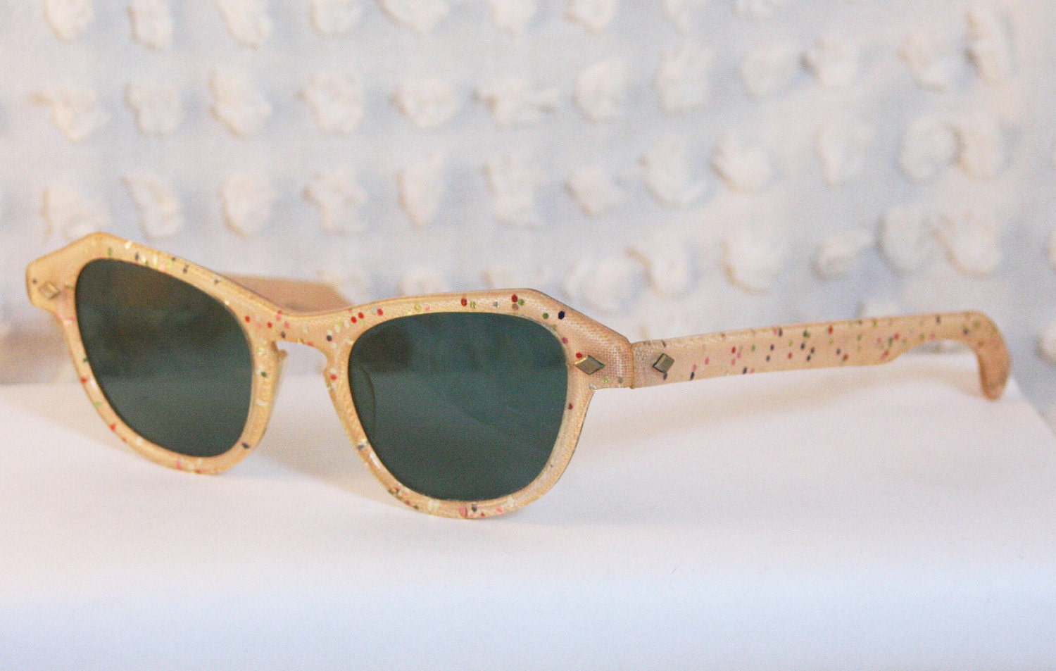 Rainbow Glitter Linen 1950's Cat Eye Sunglasses Squared Horn Rim Frames, Non Prescription Gray Lens