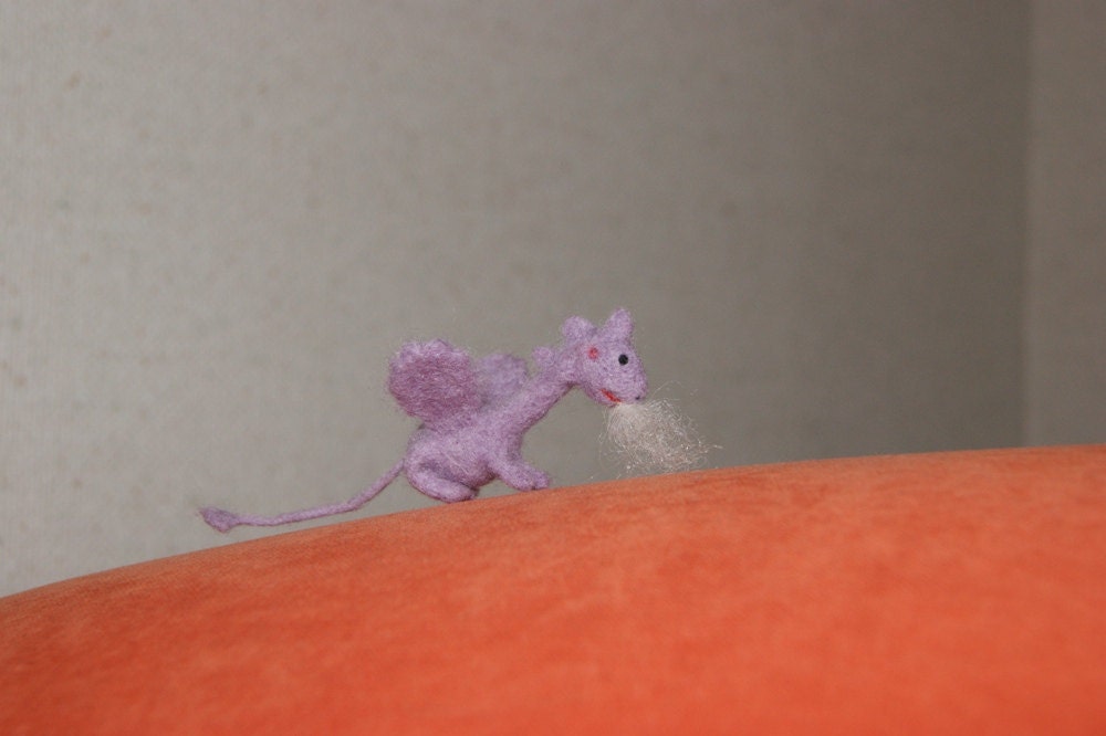 Felt dragon, felt toy, tiny felted dragon, soft sculpture, miniature dragon, fairy tale animal, natural wool toy
