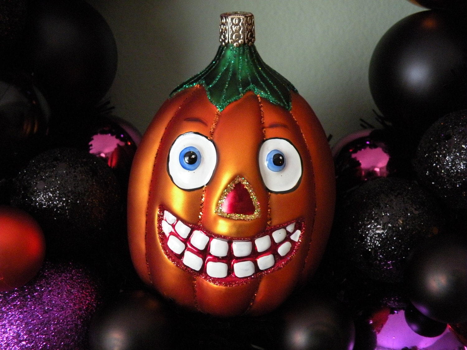 PERKY PUMPKIN HALLOWEEN Ornament Wreath