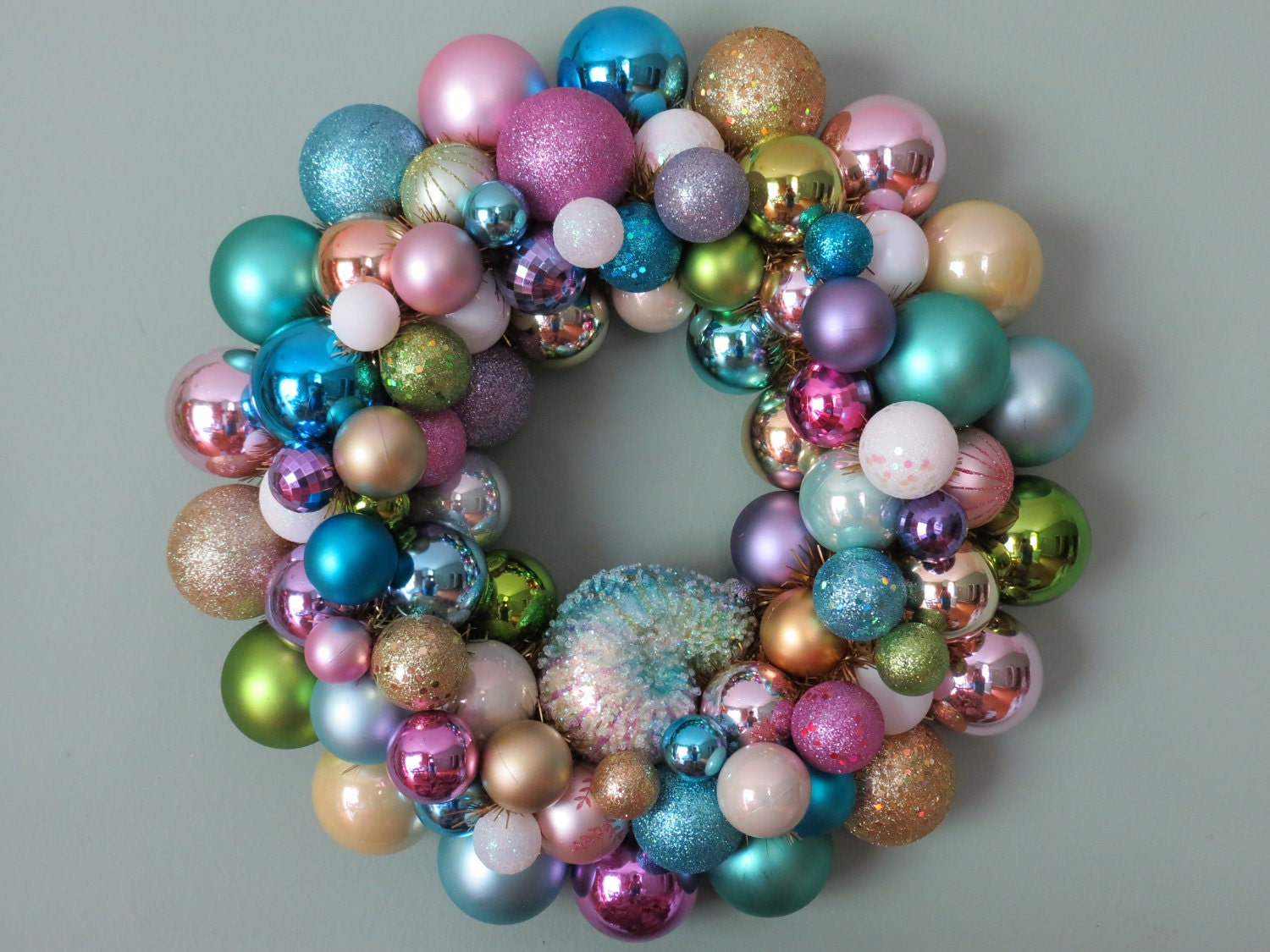 SALE take 10% off NAUTILUS SHELL Summer Ornament Wreath