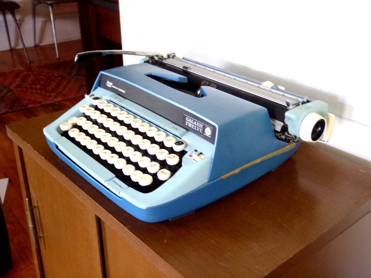 Working Antique Typewriter Smith Corona with case Two Tone Blue