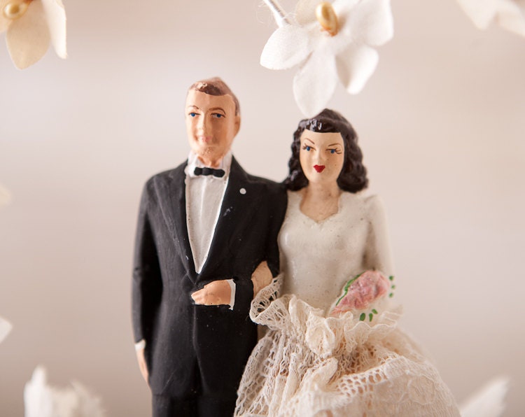 Vintage Wedding Cake Topper - Bride and Groom in Heart of Fabric Flowers