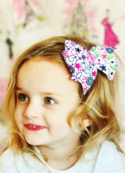 toddler hair bow .. PINK and black ribbon baby hair bow Clip ...infant headband... A lovely hairbow for newborn, toddler and little girls