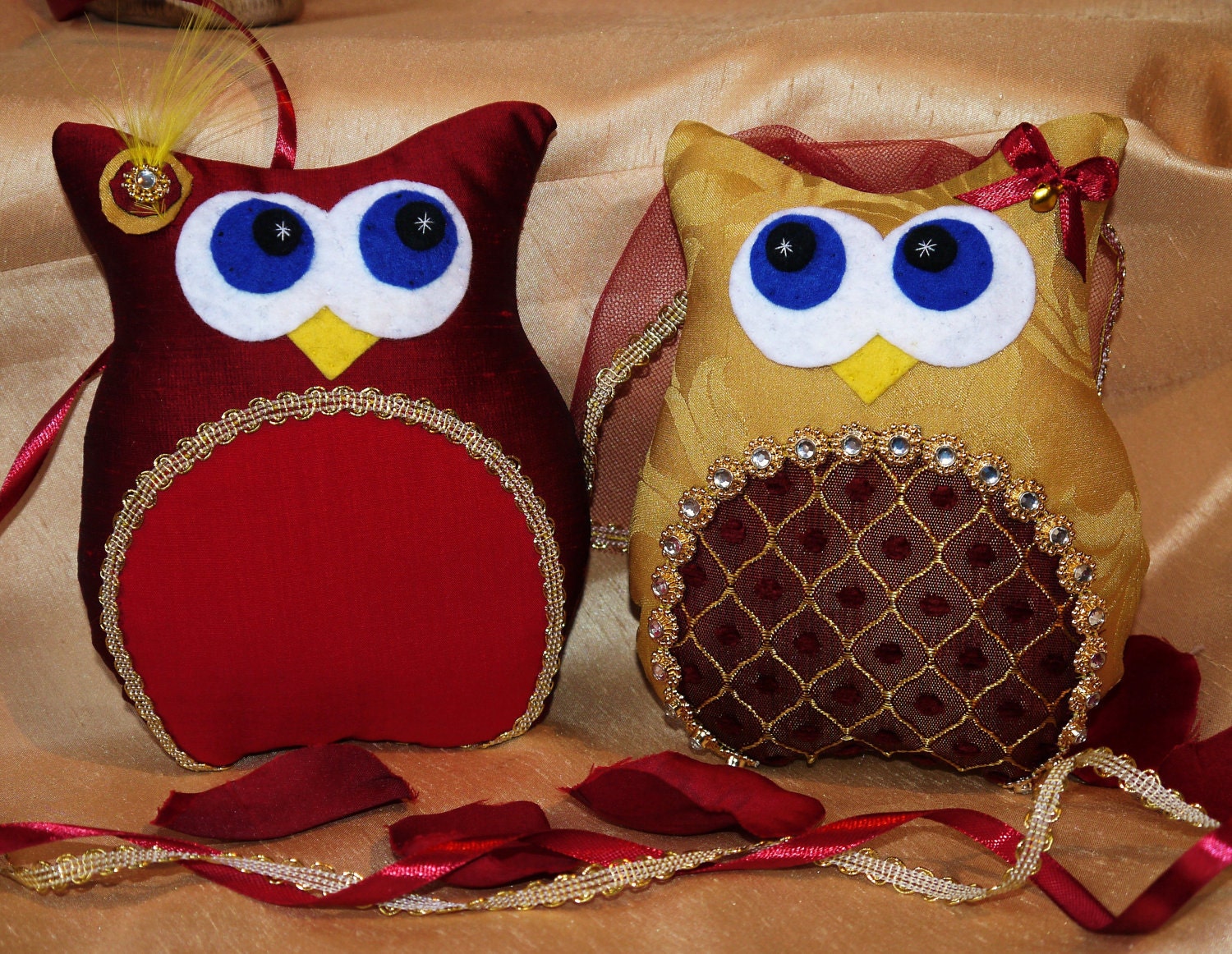 Asian / Indian Wedding Owls, Bride and Groom in red and gold fabrics. A unique wedding gift made to match the couple.