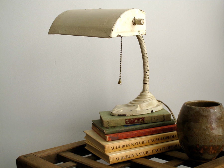 Vintage Industrial Light - Industrial Lamp - Vintage Desk Light / Vintage Table Lamp
