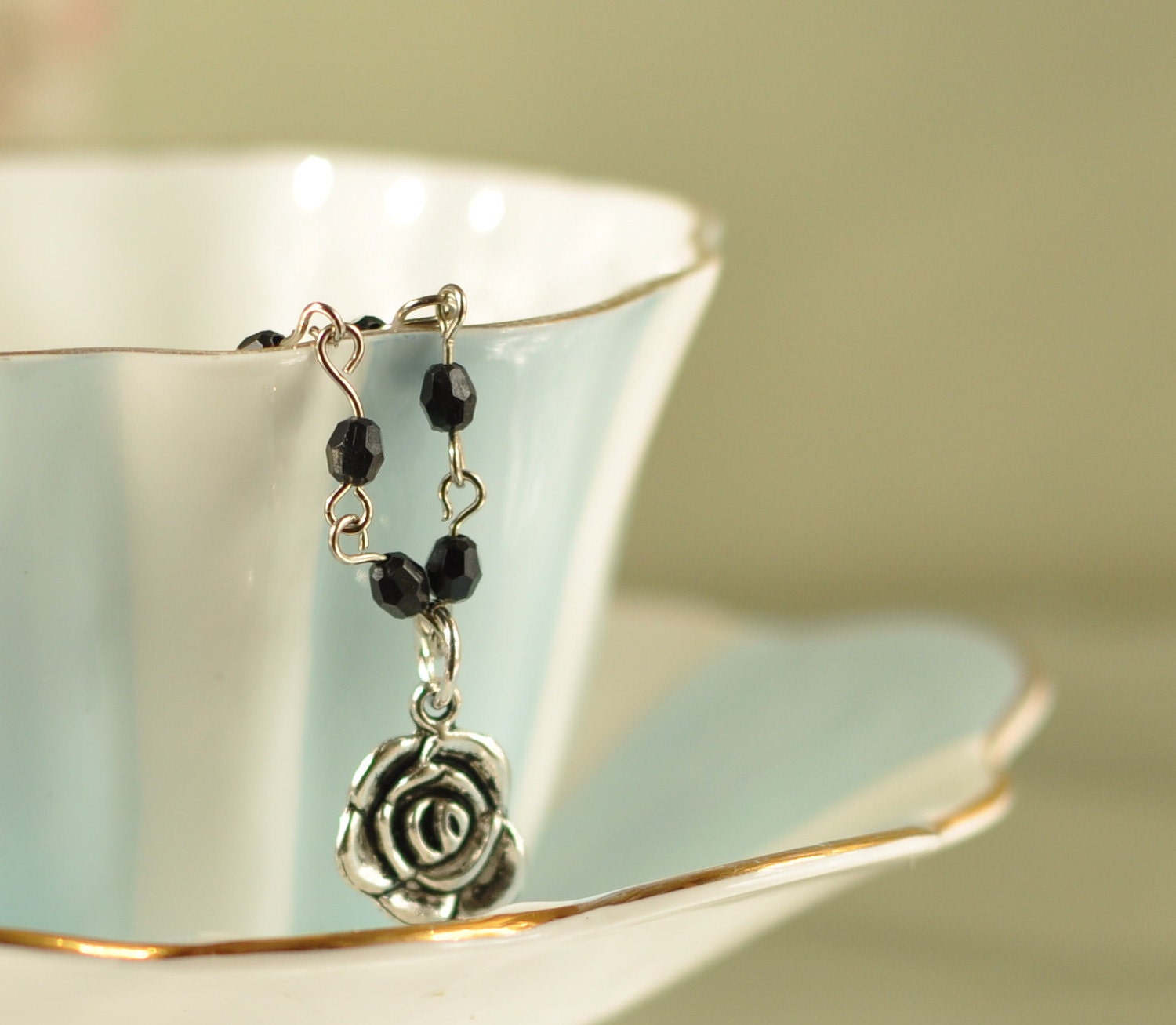 Elizabeth Black Beaded Link Chain Rose Pendant Necklace