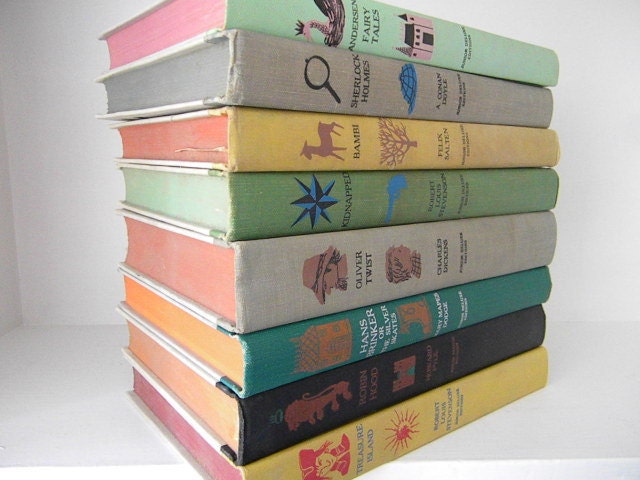 Vintage collection of 8 childrens books...junior deluxe...Oliver Twist..Sherlock Holmes...
