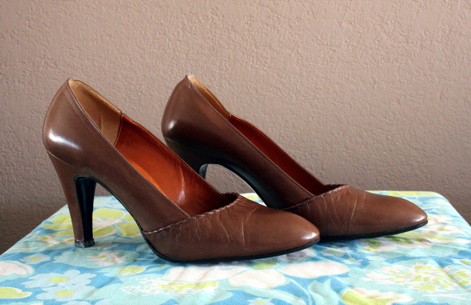 Saks Fifth Avenue 'SFAntastic Brown Pumps Vintage 70's