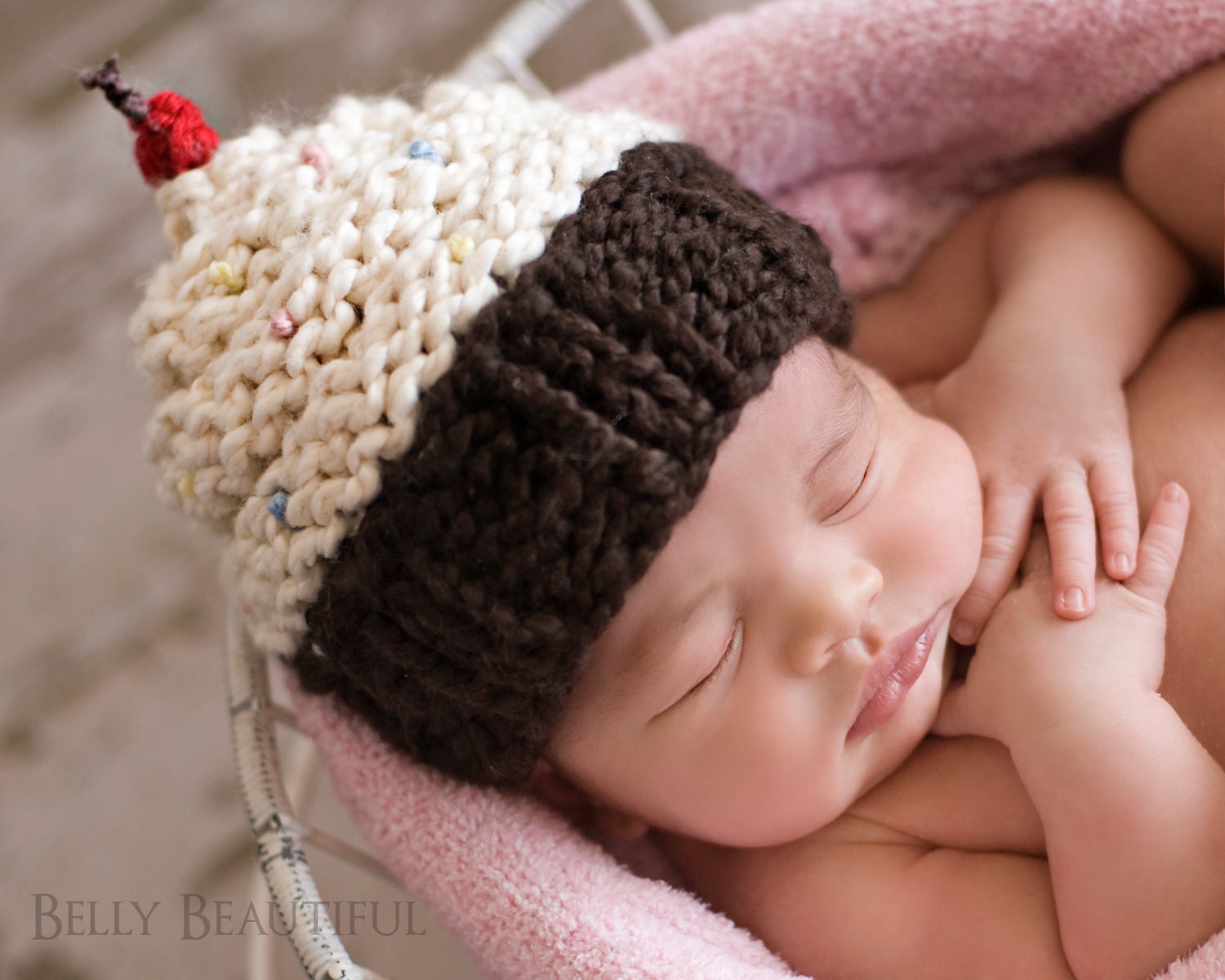 Momma's Cupcake Hat Pattern - 6 Sizes - PDF Sale