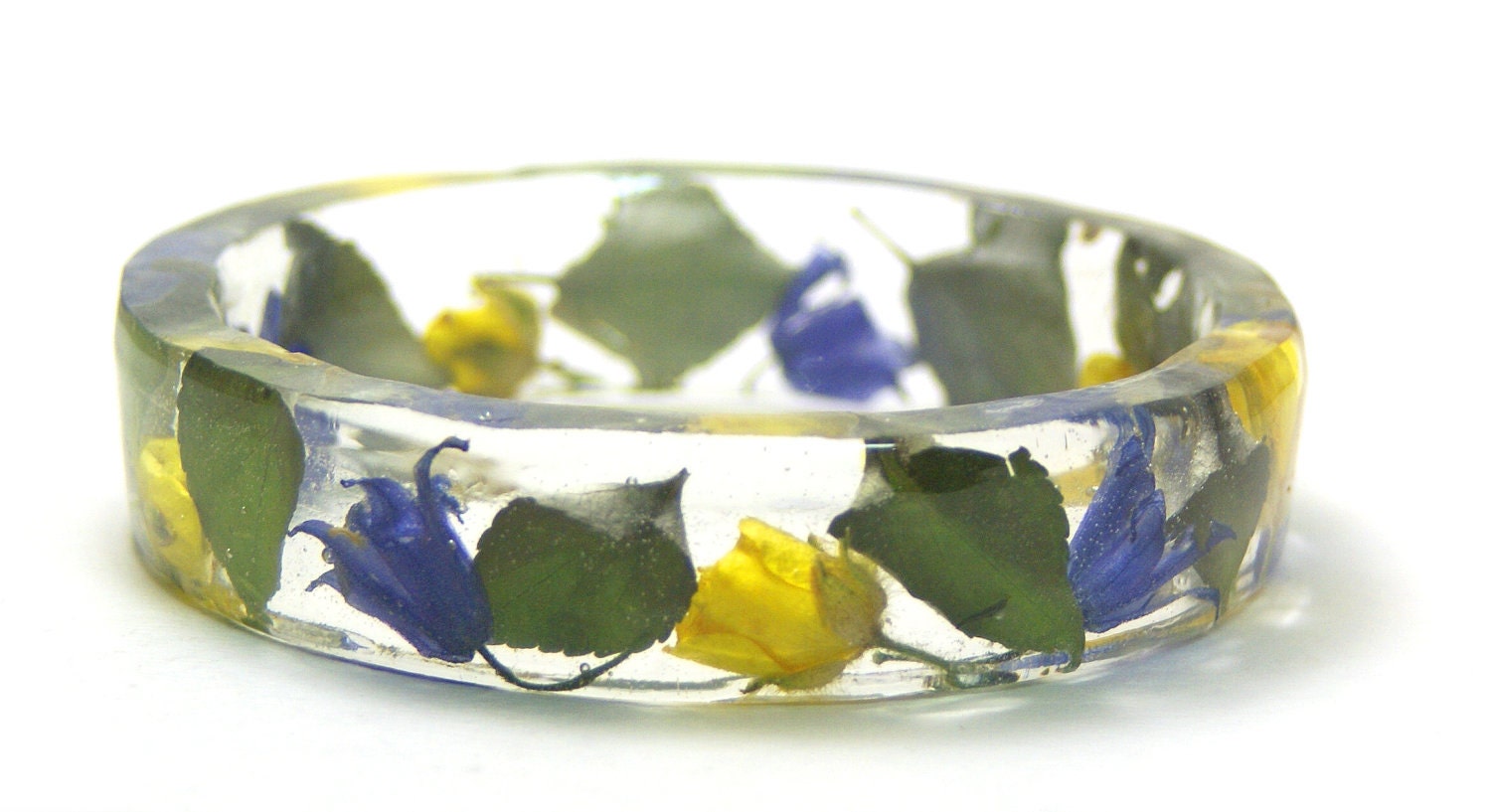 Flower Bangle- Flower Jewelry- Flower Bracelet- Dried Flowers- Purple Flowers- Purple Bracelet-Purple Jewelry-Green Jewelry