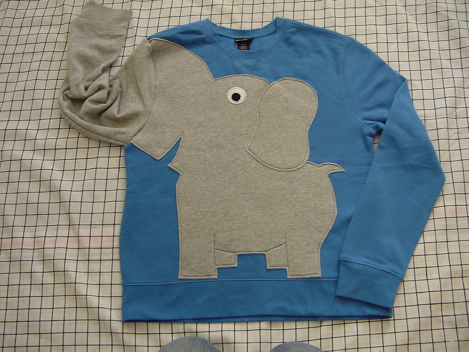 Fun Elephant Trunk sleeve sweatshirt ladies M FRENCH Blue