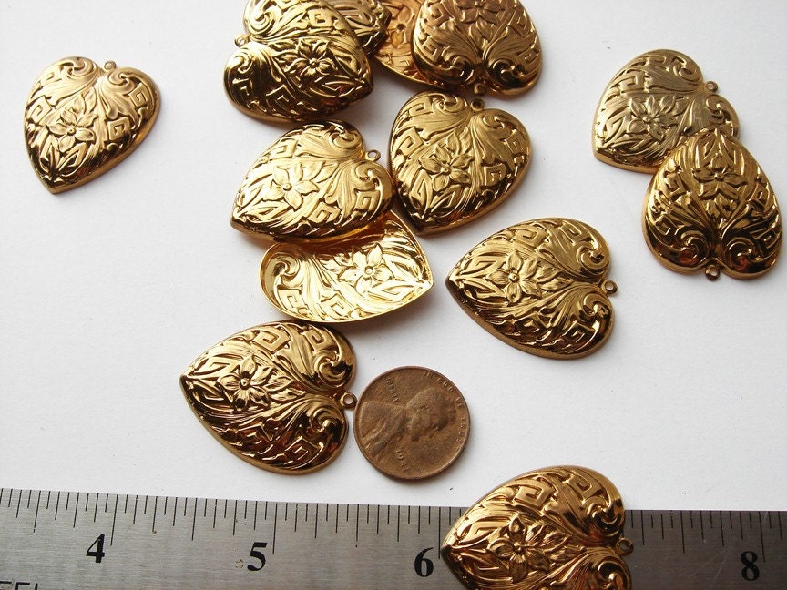 15 Vintage gold tone Flowered Heart Charms HC024