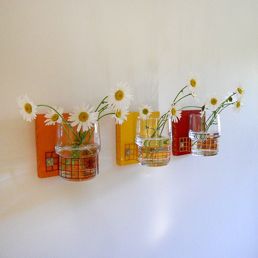 TROIS: modern wall mount flower vases
