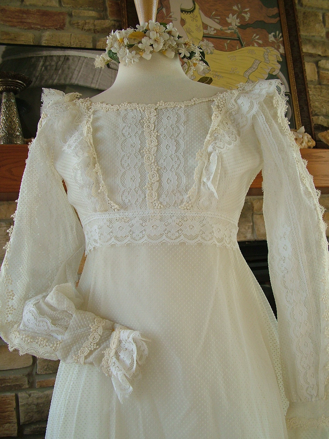 Vintage 1970s wedding dress dotted swiss lace Gunne sax style hippie chic bridal gown