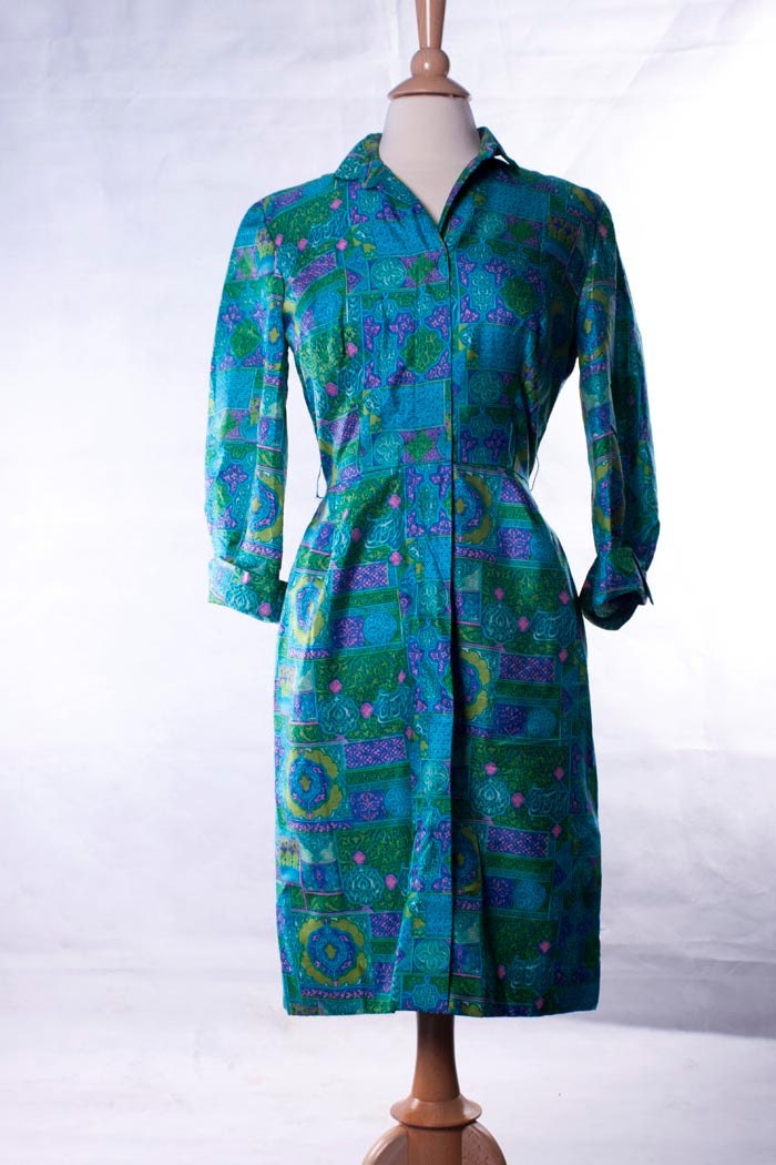 Vintage 60's/70's purple, green, aqua and pink paisley op art patterned dress