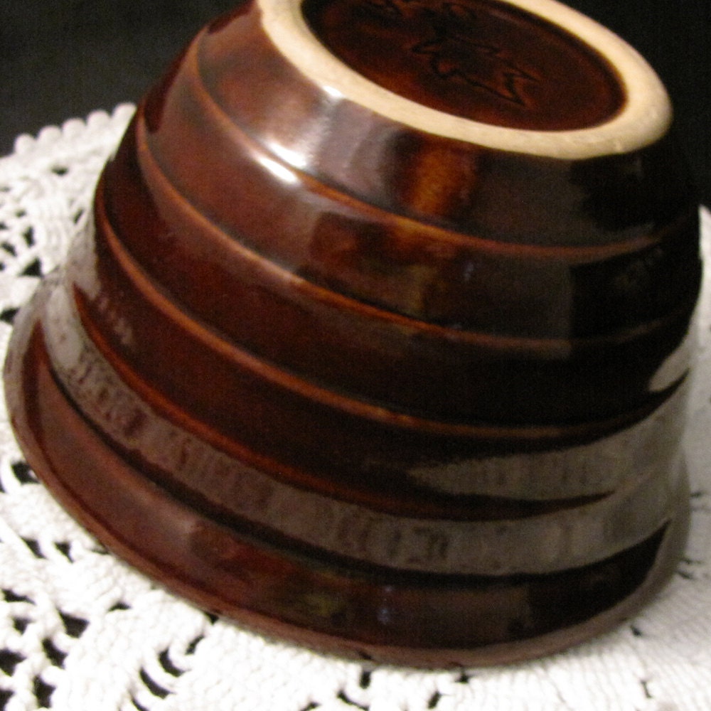 Monmouth USA Pottery Brown Bee-Hive Bowl Maple Leaf Mark