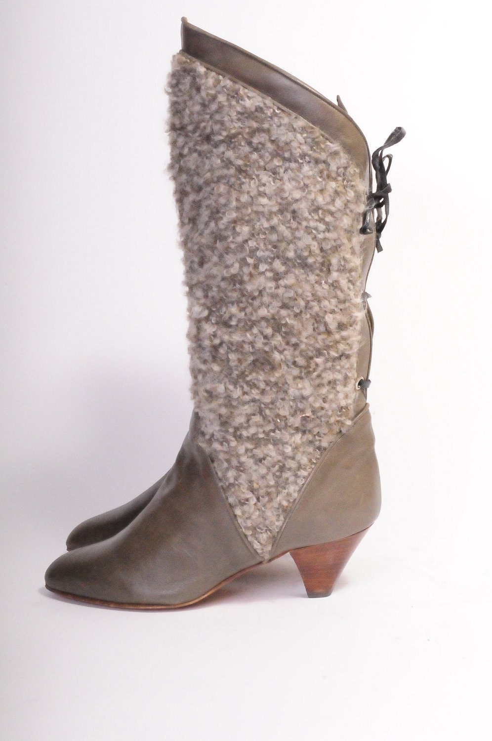 Wooly tall Boots Size 6 backlaced