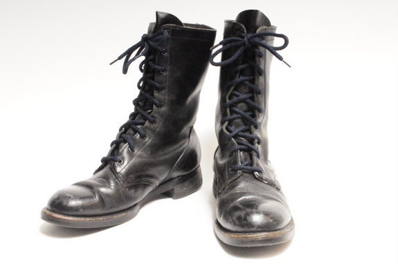 US Army boots Woman Size 8 and half Mens size 7 D 1960s