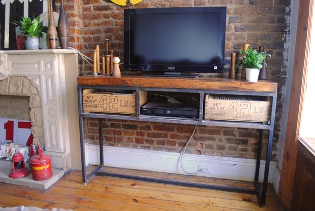 Clinton Media Console