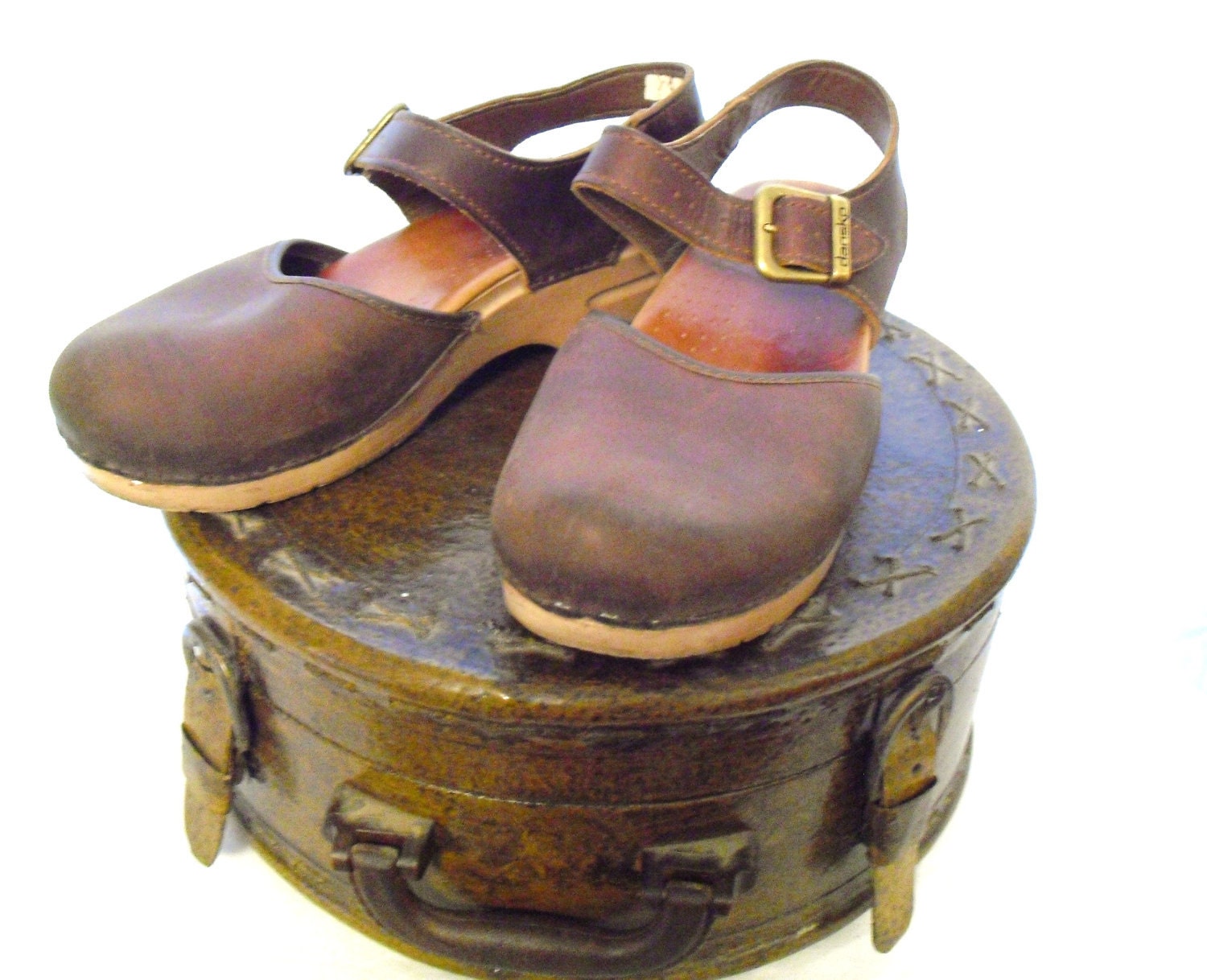 Dansko Sandal Clogs - Sanita Distressed Brown