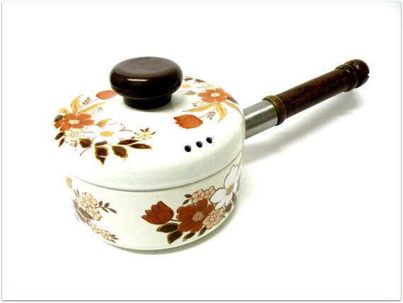 Vintage Kingsbury Dogwood Cookware Collection  1970s