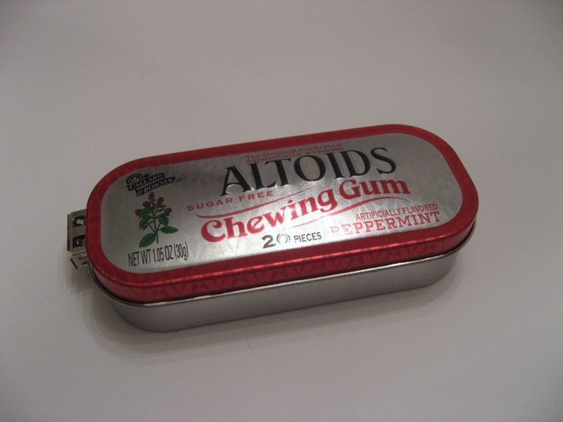 Altoids Emergency USB Charger