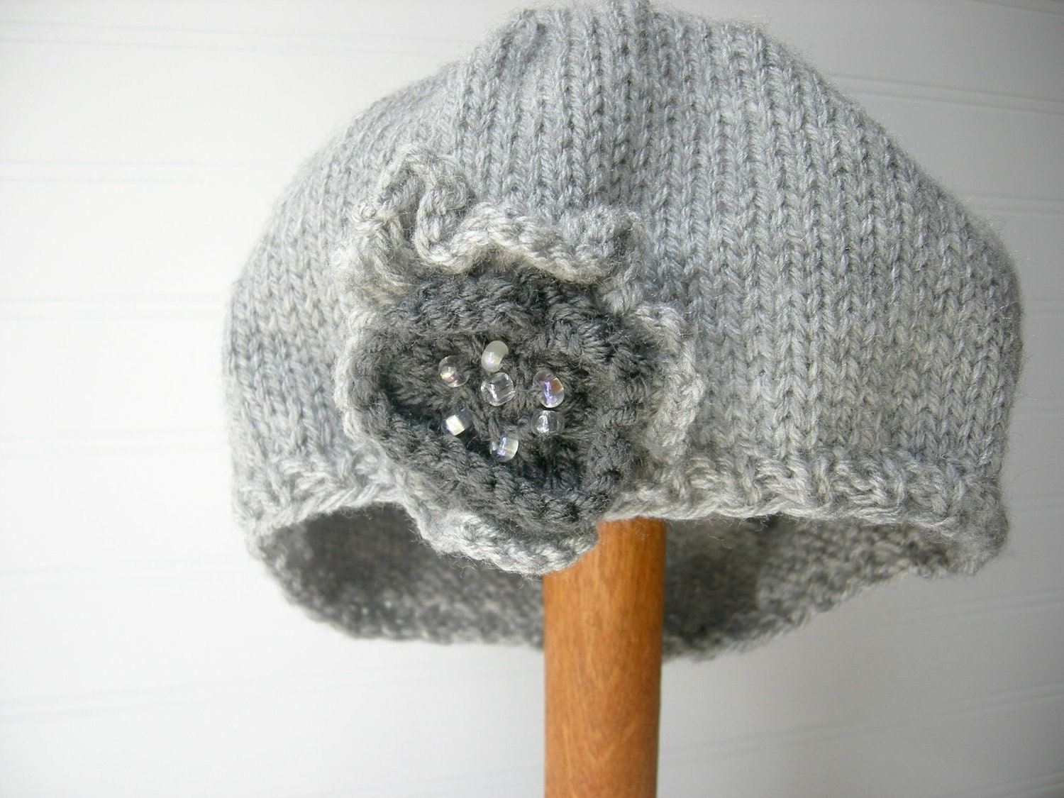 Classic Beret in Soft Grey/ Removable Beaded Flower Pin/ Flower Brooch