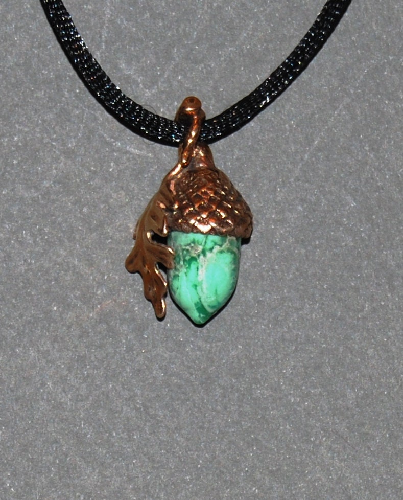 Variscite Acorn Pendant in 14 kt Gold